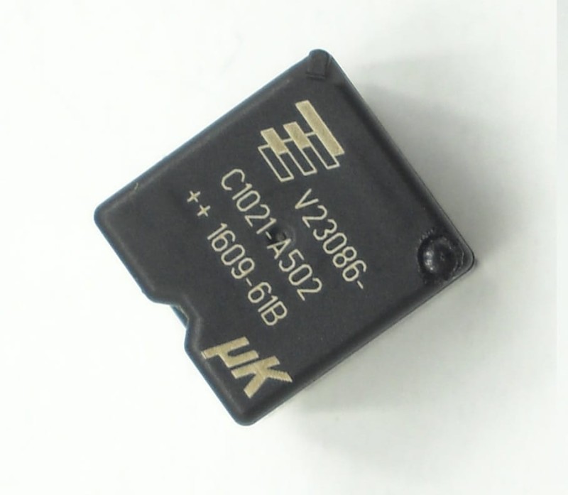 Przekaźnik 4 PIN V23086-C1021-A502 AUTOMOTIV