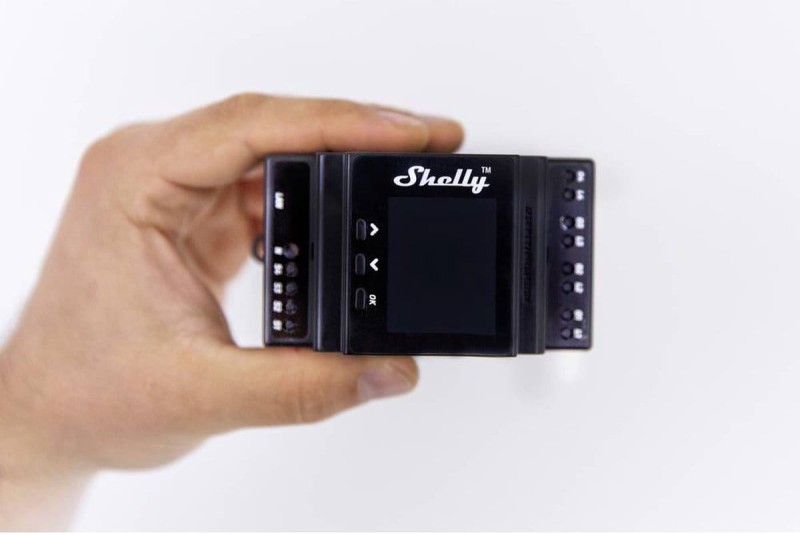 Shelly Pro 4PM - 4-kanałowy inteligentny przekaźnik WiFi/LAN/BL z wyświetlaczem