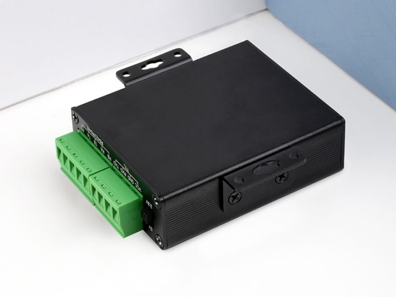 Przemysłowy konwerter USB-RS232/485/422/TTL