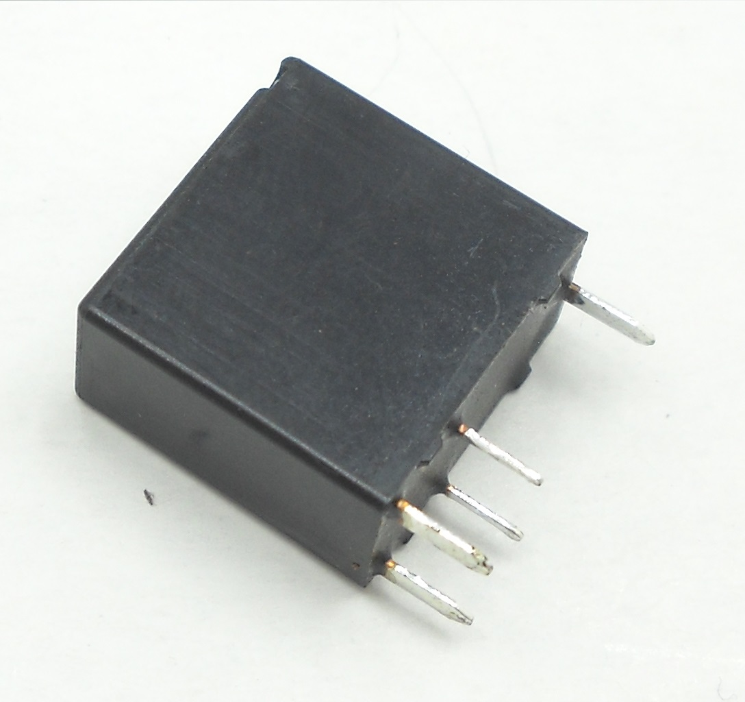Przekaźnik 012-1ZSPT FM33B275(328) HFKA dla automotive
