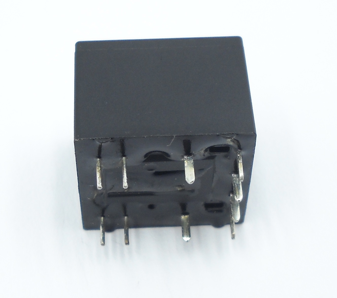 Przekaźnik 012-2ZST HFKD dla automotive BMW