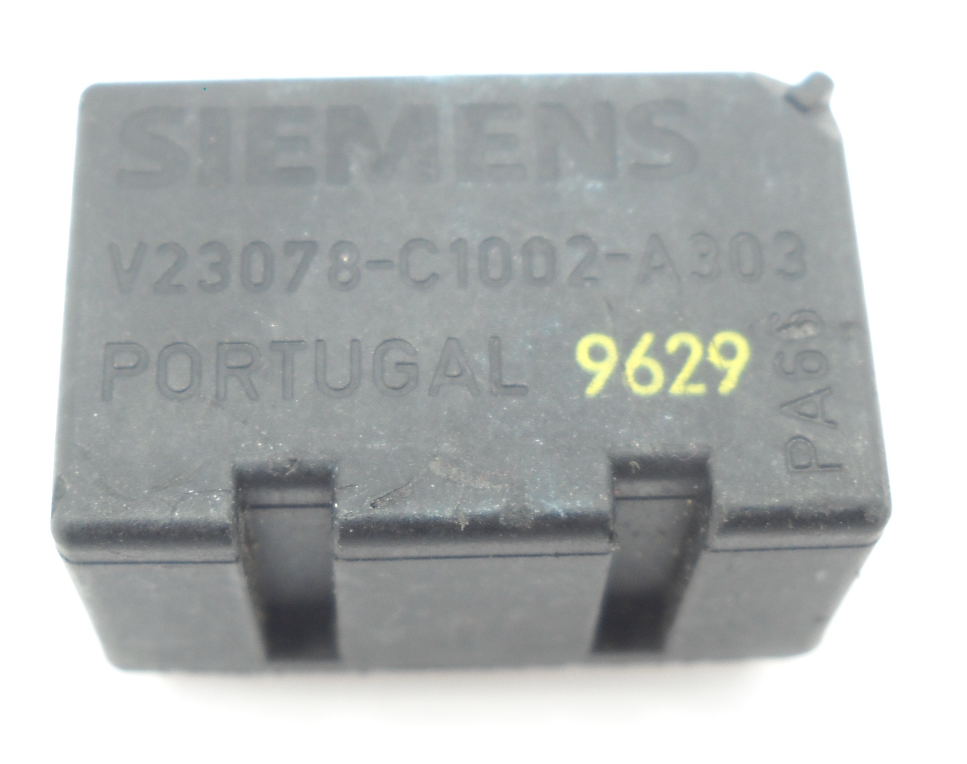 Przekaźnik V23078-C1002-A303 SIEMENS dla automotive