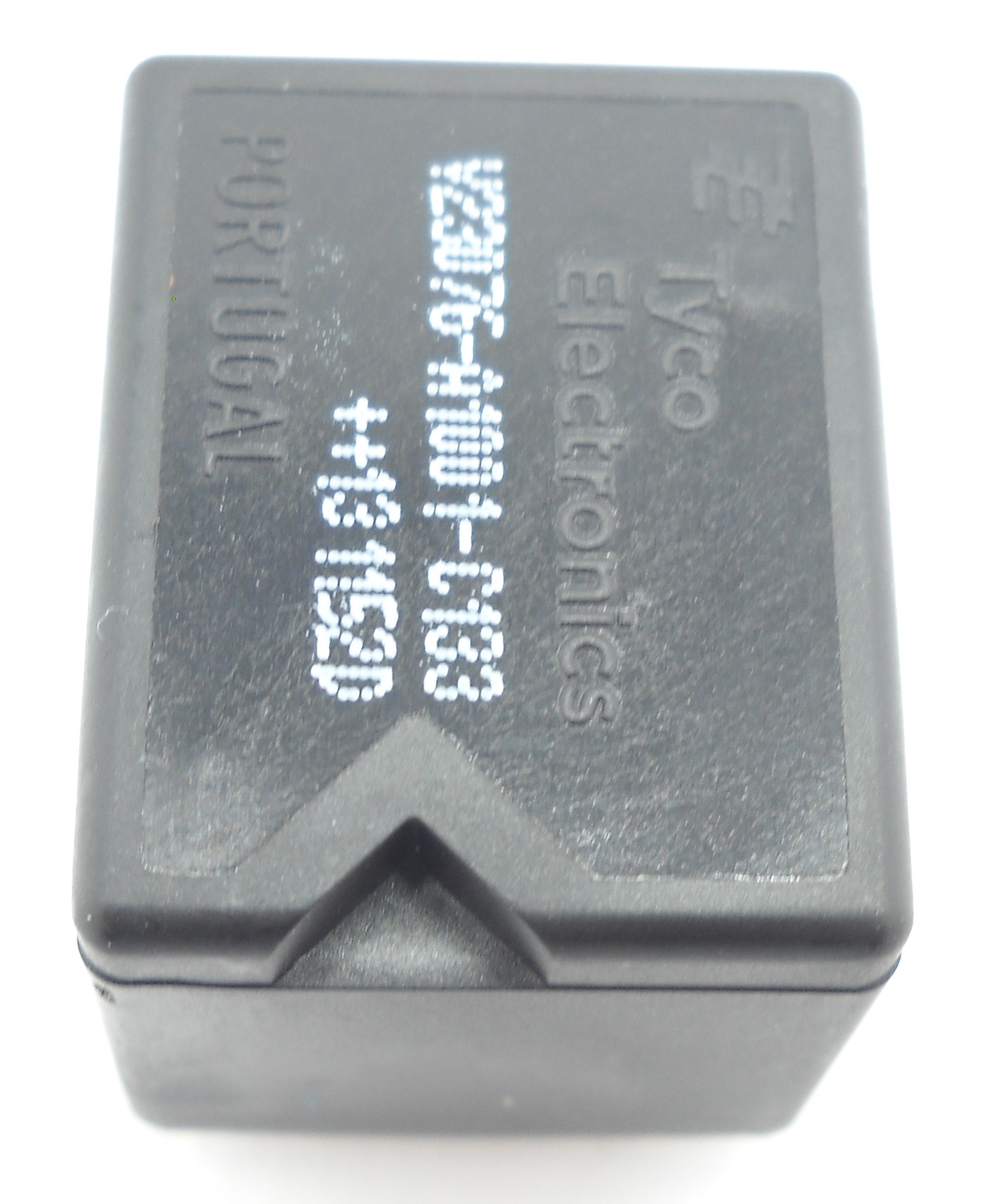 Przekaźnik V23076-A1001-C133 Tyco Electronics dla automotive