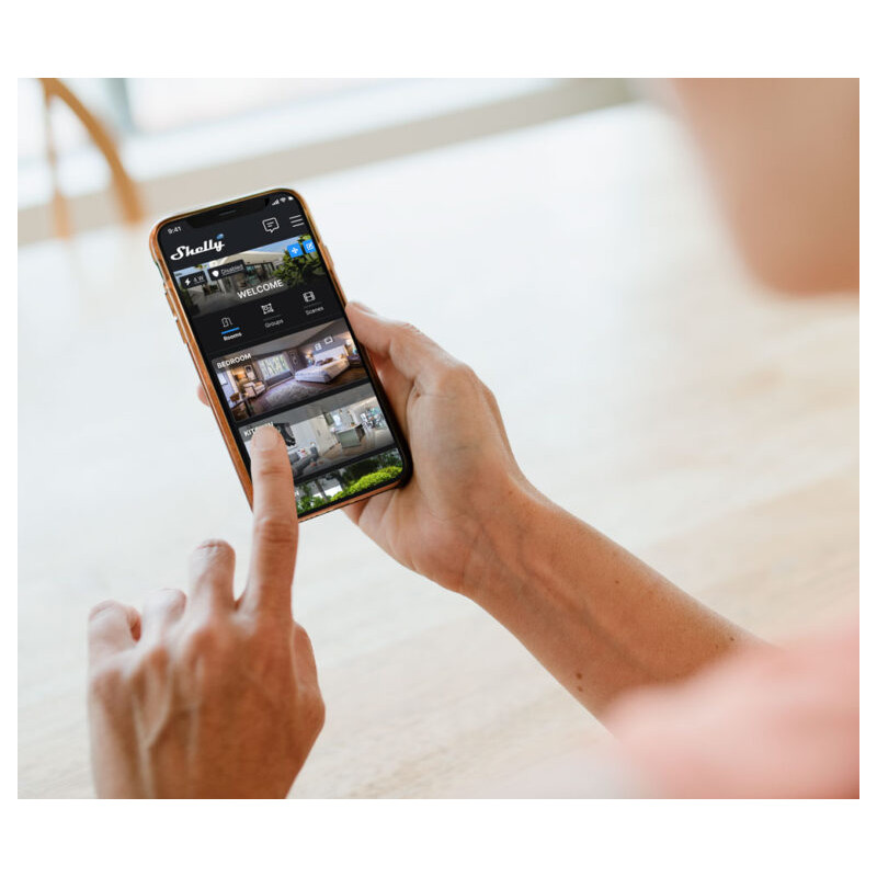 Shelly Pro 4PM - 4-kanálové inteligentní relé WiFi/LAN/BL s displejem